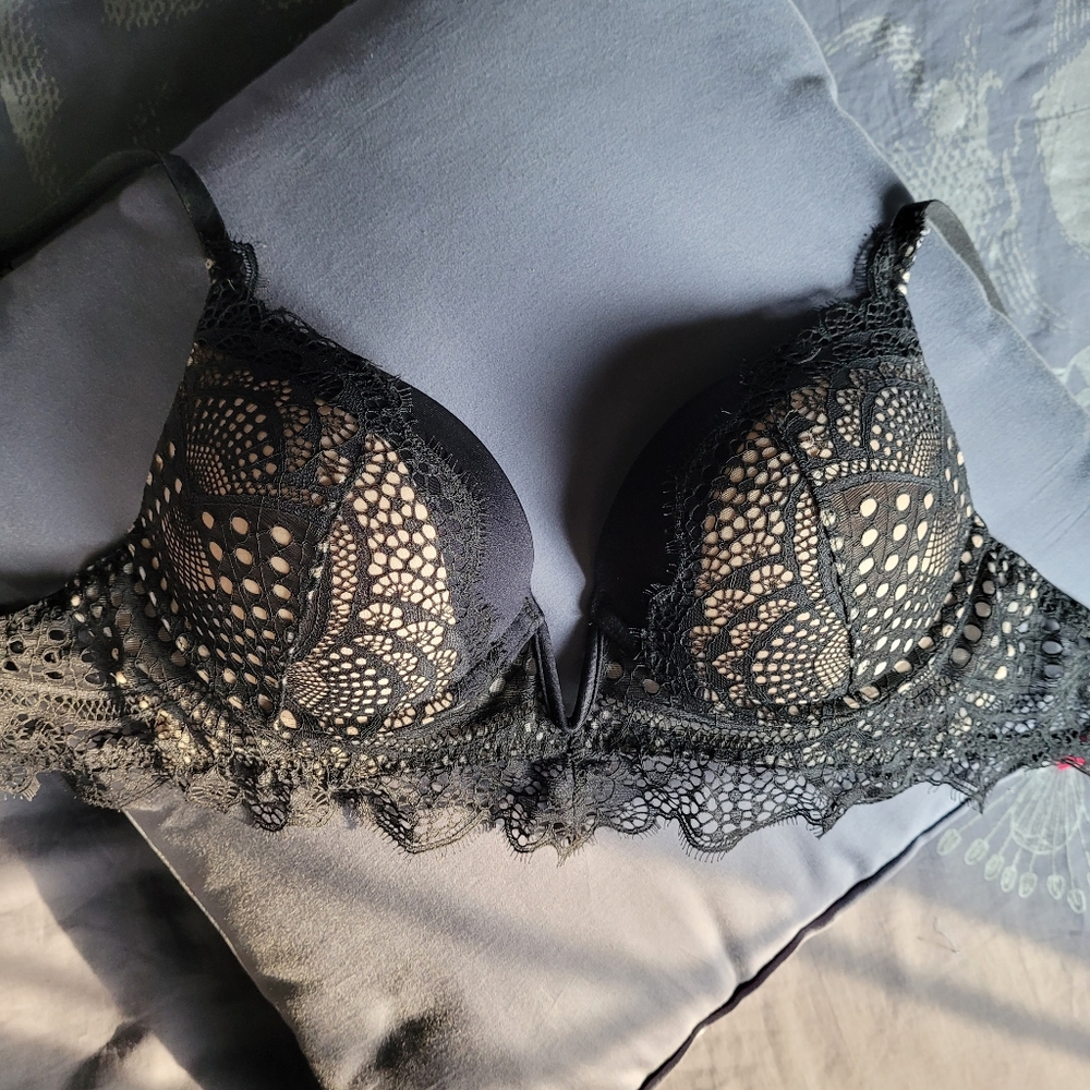 ⭐La Senza Plunge Push-Up⭐